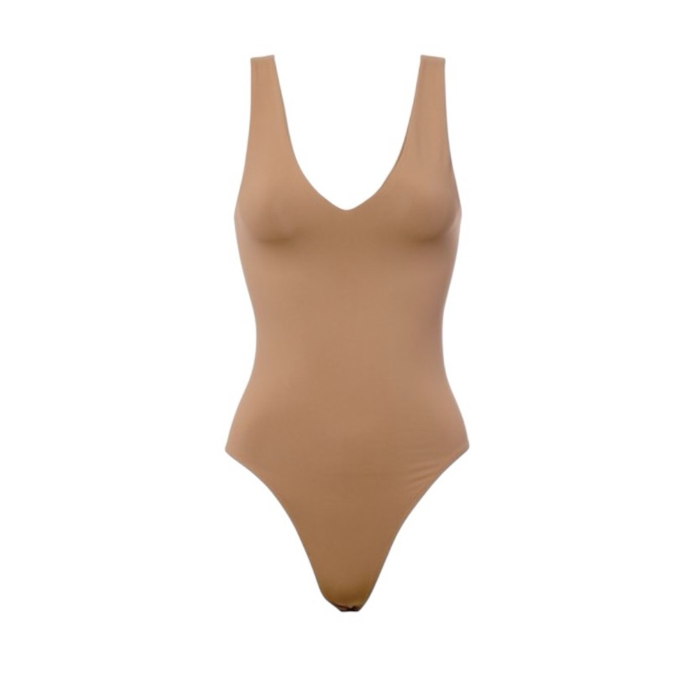 Scoop Neck Seamless Bodysuit in Tan